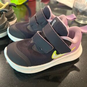 Nike Baby/Toddler Girls Star Runner 3 (Size 6)